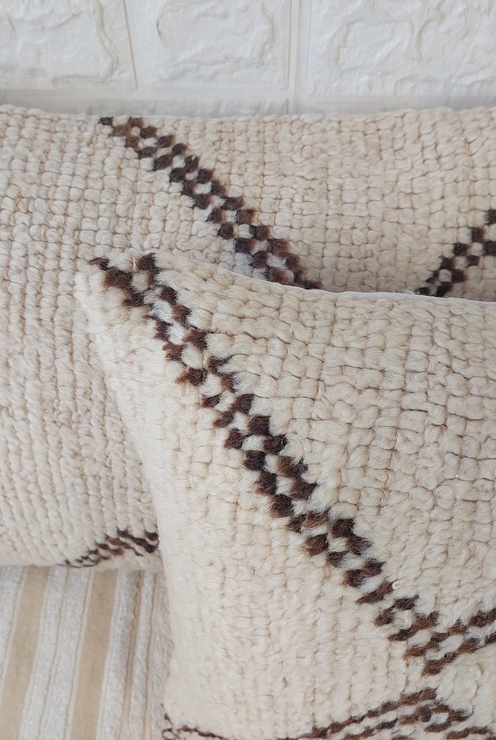 Set of 2 Vintage Azilal Moroccan Rug Pillows | 40x60 cm Ivory & Brown Undyed Wool Cushion Covers | Authentic Boho Lumbar Pillow Covers MoroccanBazzArts