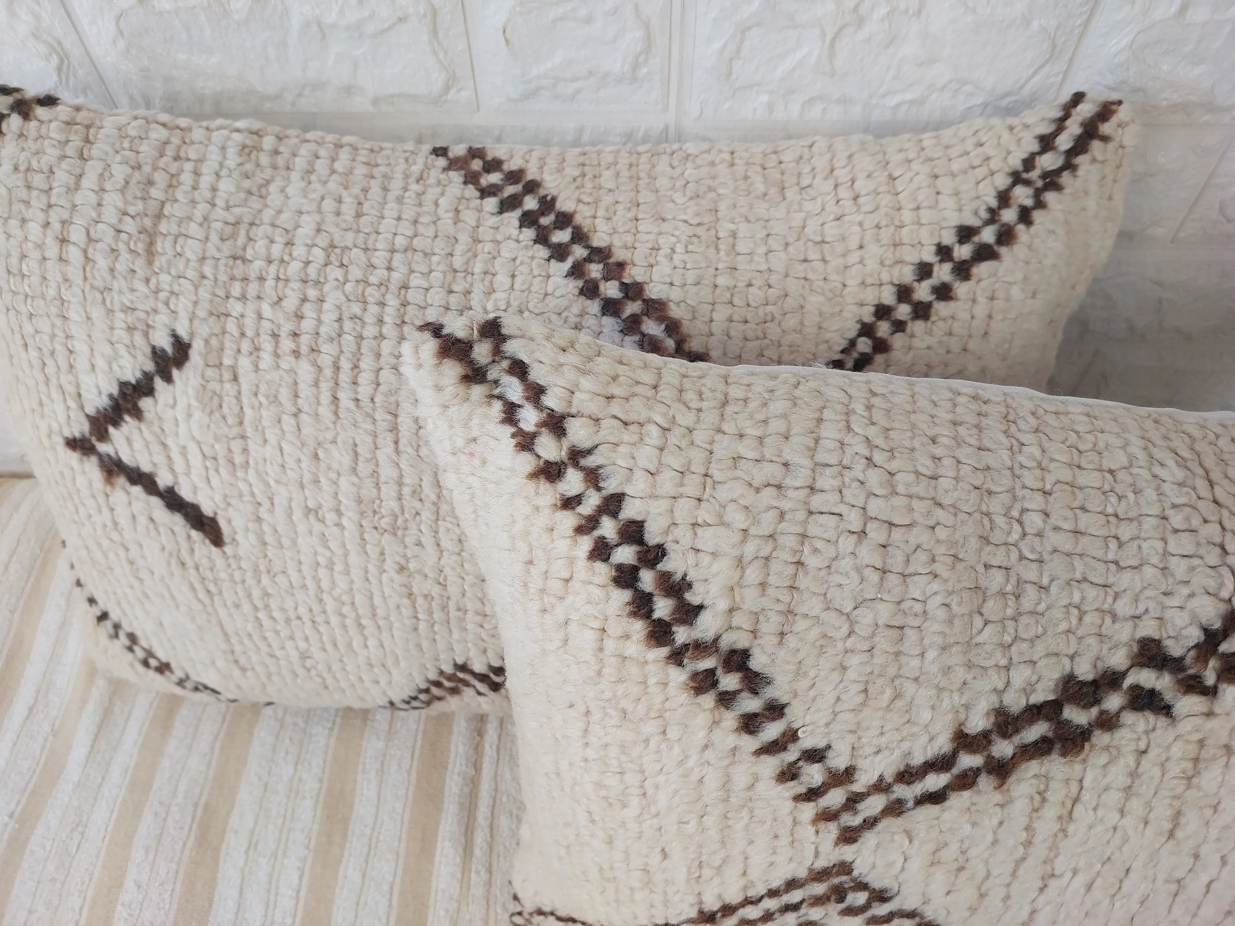 Set of 2 Vintage Azilal Moroccan Rug Pillows | 40x60 cm Ivory & Brown Undyed Wool Cushion Covers | Authentic Boho Lumbar Pillow Covers MoroccanBazzArts