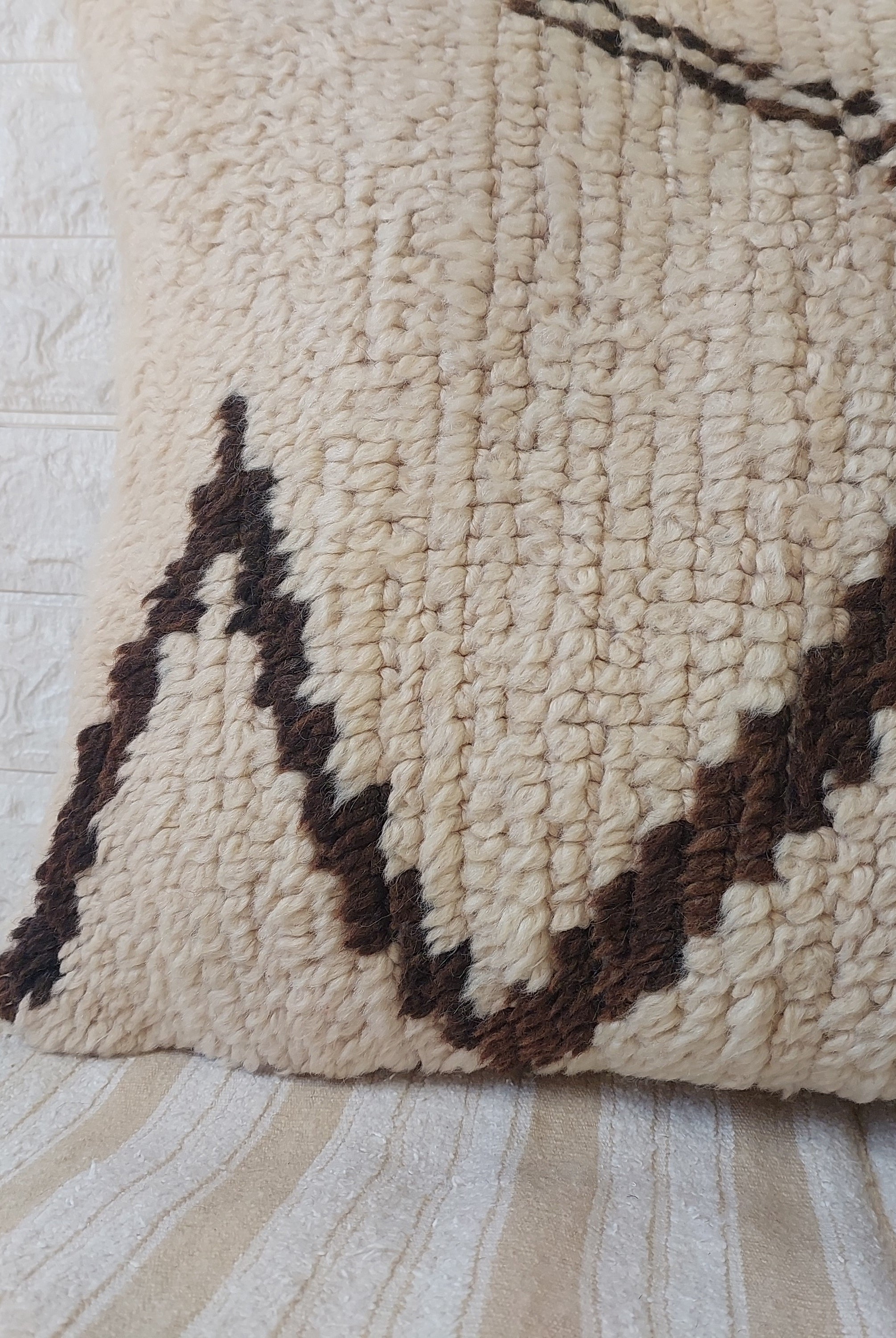 Set of 2 Vintage Azilal Moroccan Rug Pillows | 40x60 cm Ivory & Brown Undyed Wool Cushion Covers | Authentic Boho Lumbar Pillow Covers MoroccanBazzArts