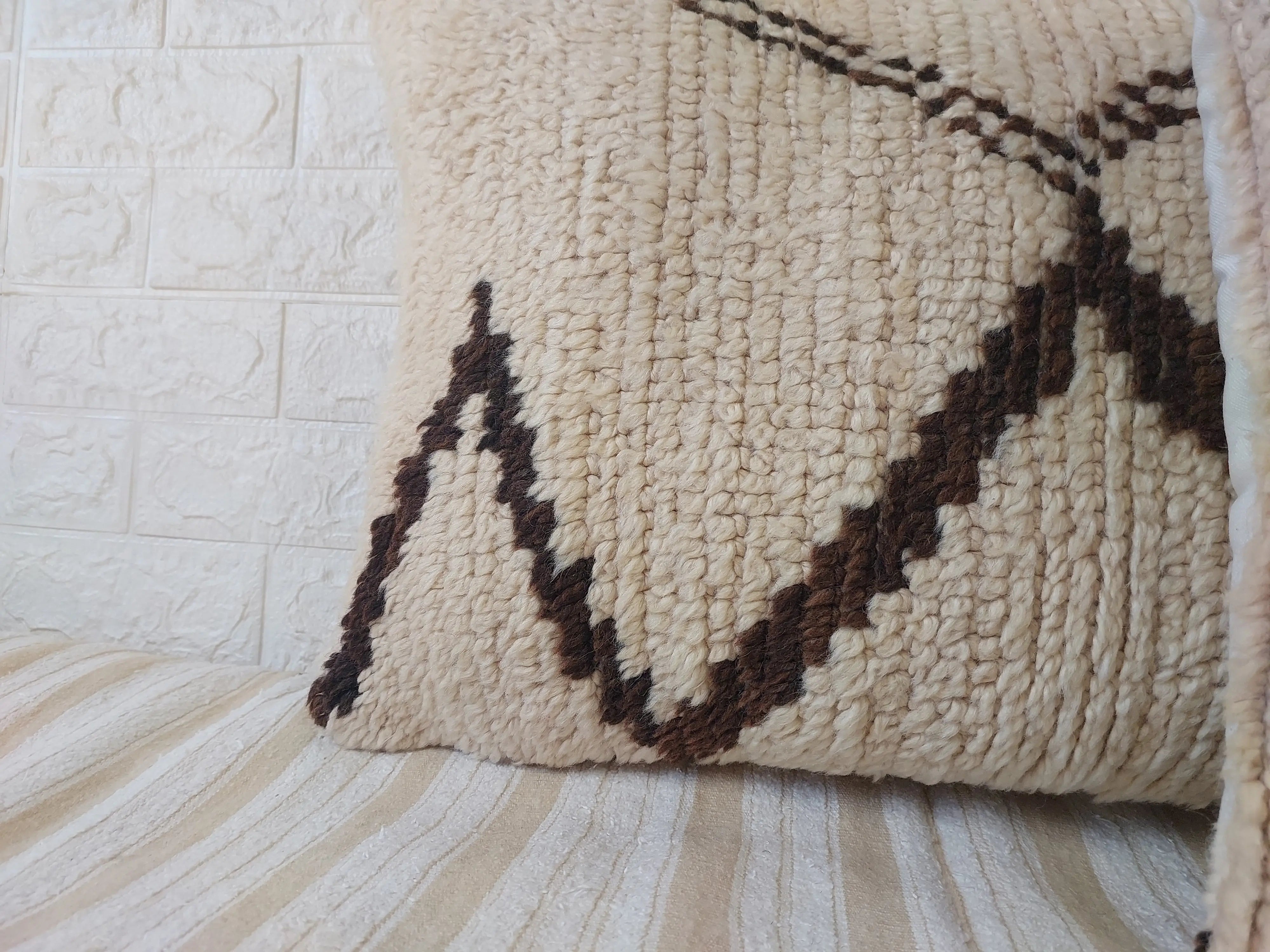 Set of 2 Vintage Azilal Moroccan Rug Pillows | 40x60 cm Ivory & Brown Undyed Wool Cushion Covers | Authentic Boho Lumbar Pillow Covers MoroccanBazzArts