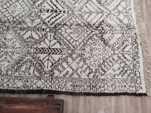 Load image into Gallery viewer, Masterpiece Beni ourain Rug | 6'9"×11'7"