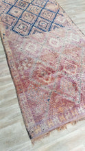 Load image into Gallery viewer, VINTAGE MOROCCAN RUG - Masinisa