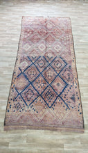 Load image into Gallery viewer, VINTAGE MOROCCAN RUG - Masinisa