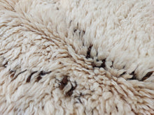 Load image into Gallery viewer, Moroccan Rug - Vintage Beni ourain rug - 6'6"×8'9"
