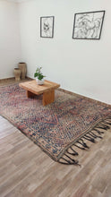 Load image into Gallery viewer, VINTAGE MOROCCAN RUG - yasmin