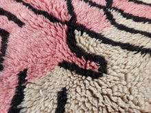 Load image into Gallery viewer, MOROCCAN RUG - BENI MRIRT 7' x 9'6"