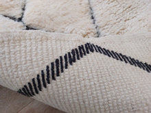 Load image into Gallery viewer, CUSTOM MOROCCAN RUG / Beni Mrirt style