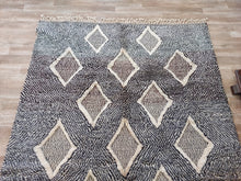 Load image into Gallery viewer, High quality Moroccan rugs size 6'x7'6"
