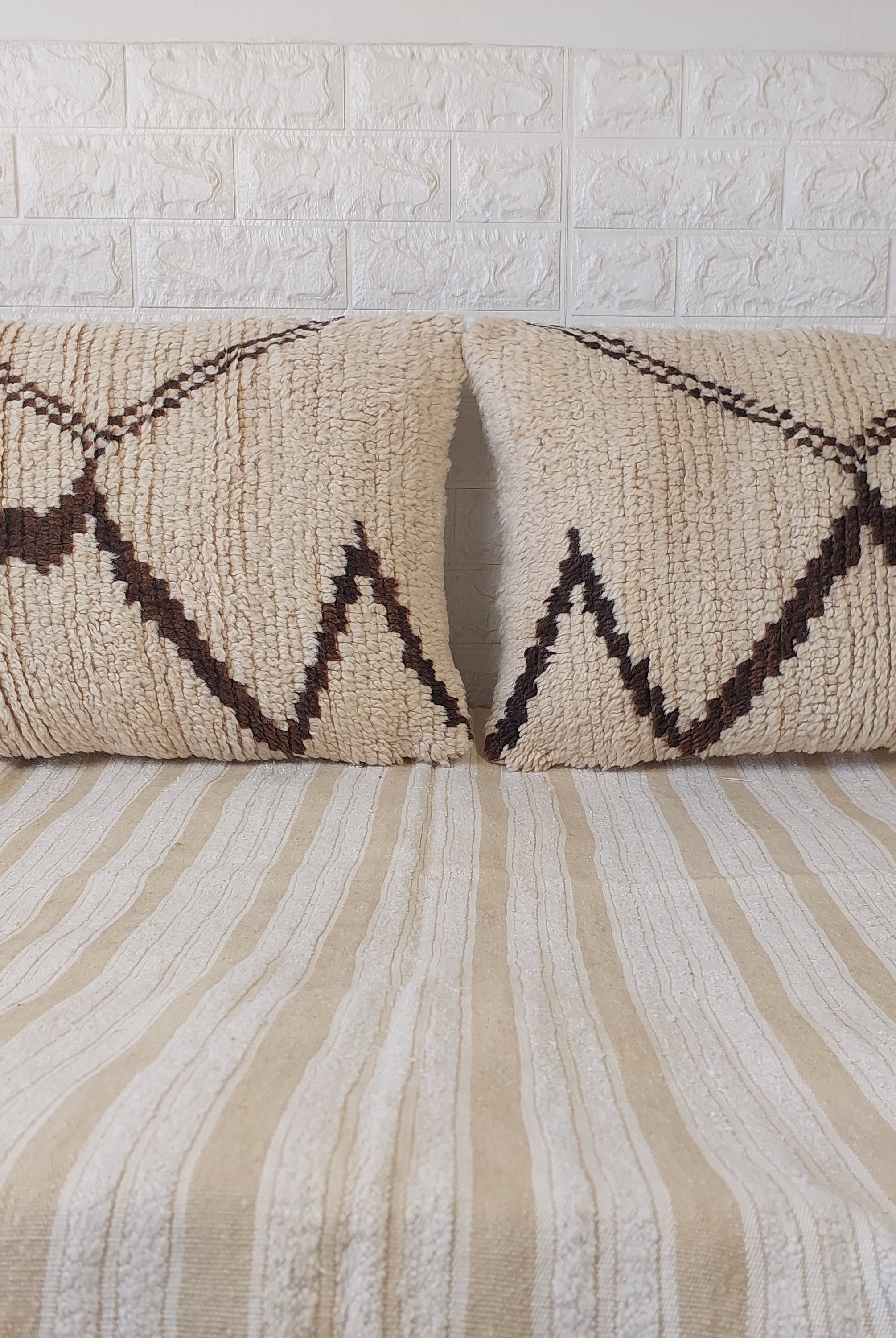 Set of 2 Vintage Azilal Moroccan Rug Pillows | 40x60 cm Ivory & Brown Undyed Wool Cushion Covers | Authentic Boho Lumbar Pillow Covers MoroccanBazzArts