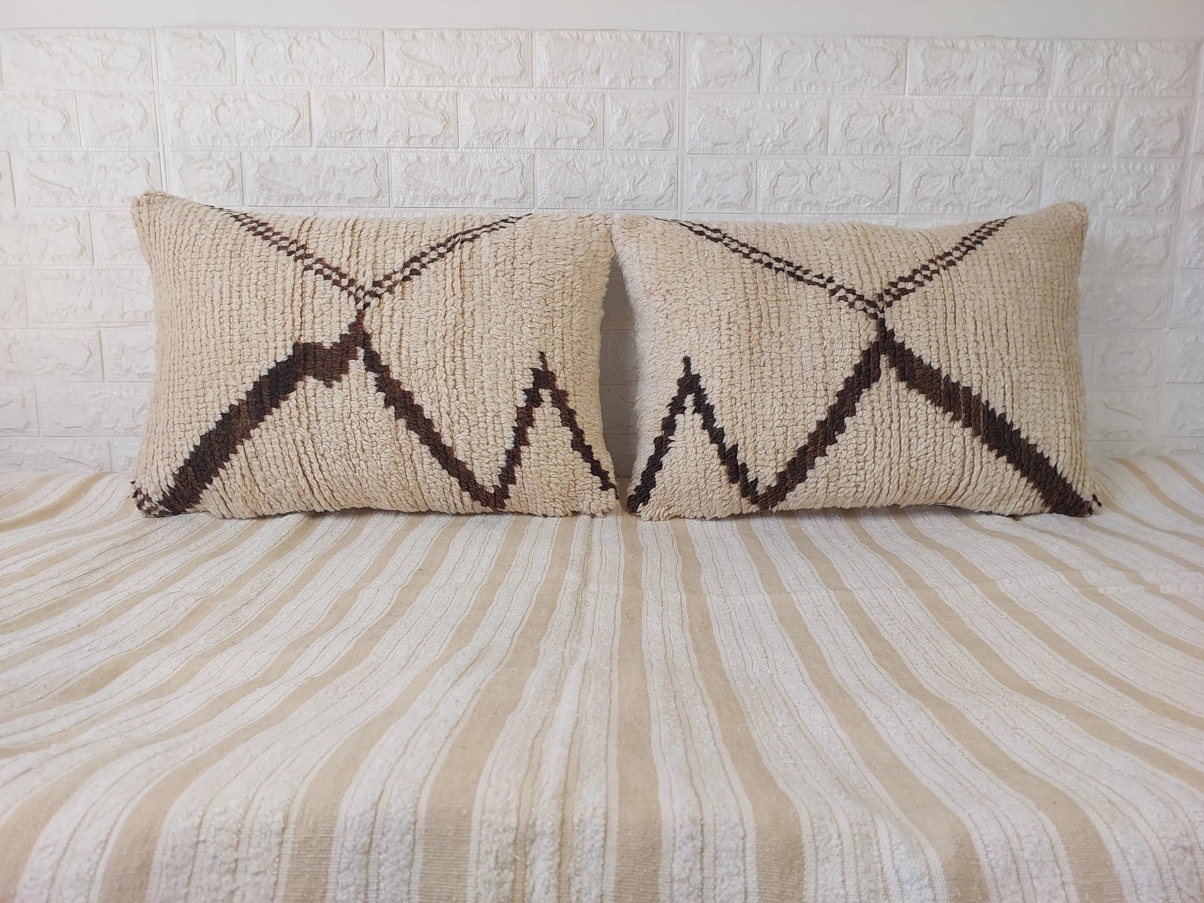 Set of 2 Vintage Azilal Moroccan Rug Pillows | 40x60 cm Ivory & Brown Undyed Wool Cushion Covers | Authentic Boho Lumbar Pillow Covers MoroccanBazzArts