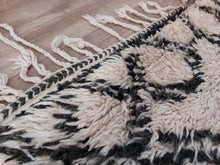 Load image into Gallery viewer, VINTAGE Beni Ourain rug | 6'2"Ă—13'9"