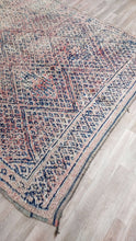 Load image into Gallery viewer, VINTAGE MOROCCAN RUG - yasmin
