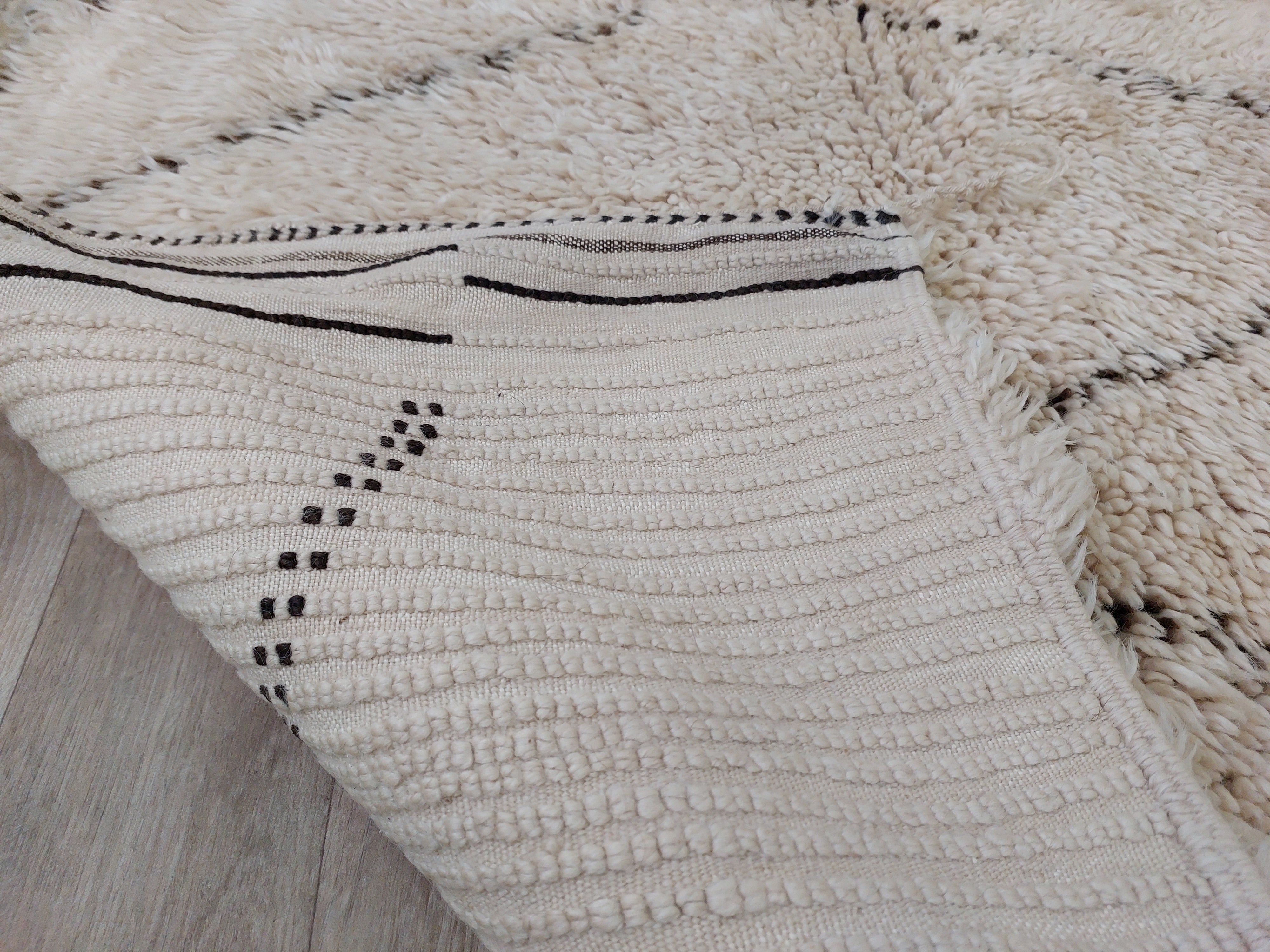 Moroccan Rug - Vintage Beni ourain rug - 6'6"×8'9" MoroccanBazzArts