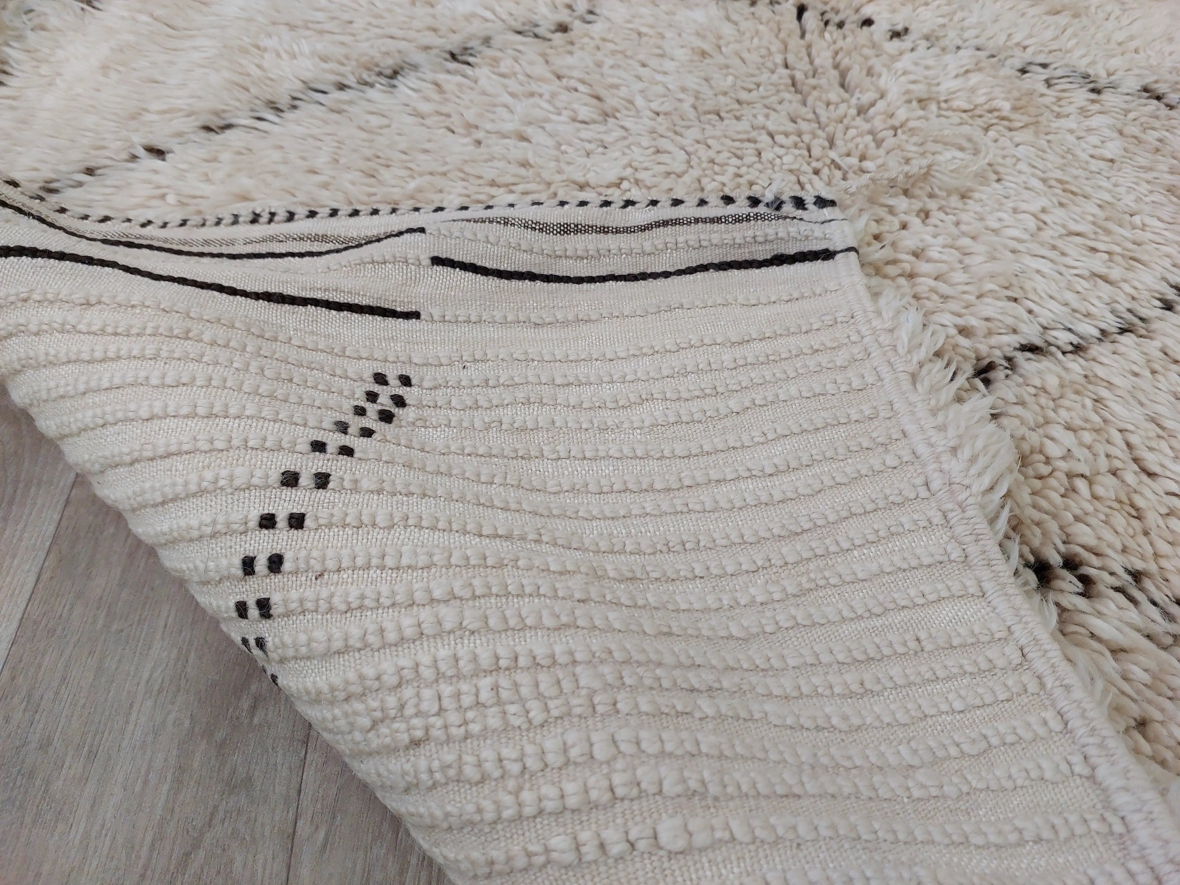 Moroccan Rug - Vintage Beni ourain rug - 6'6"×8'9" MoroccanBazzArts
