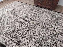 Load image into Gallery viewer, Masterpiece Beni ourain Rug | 6'9"×11'7"