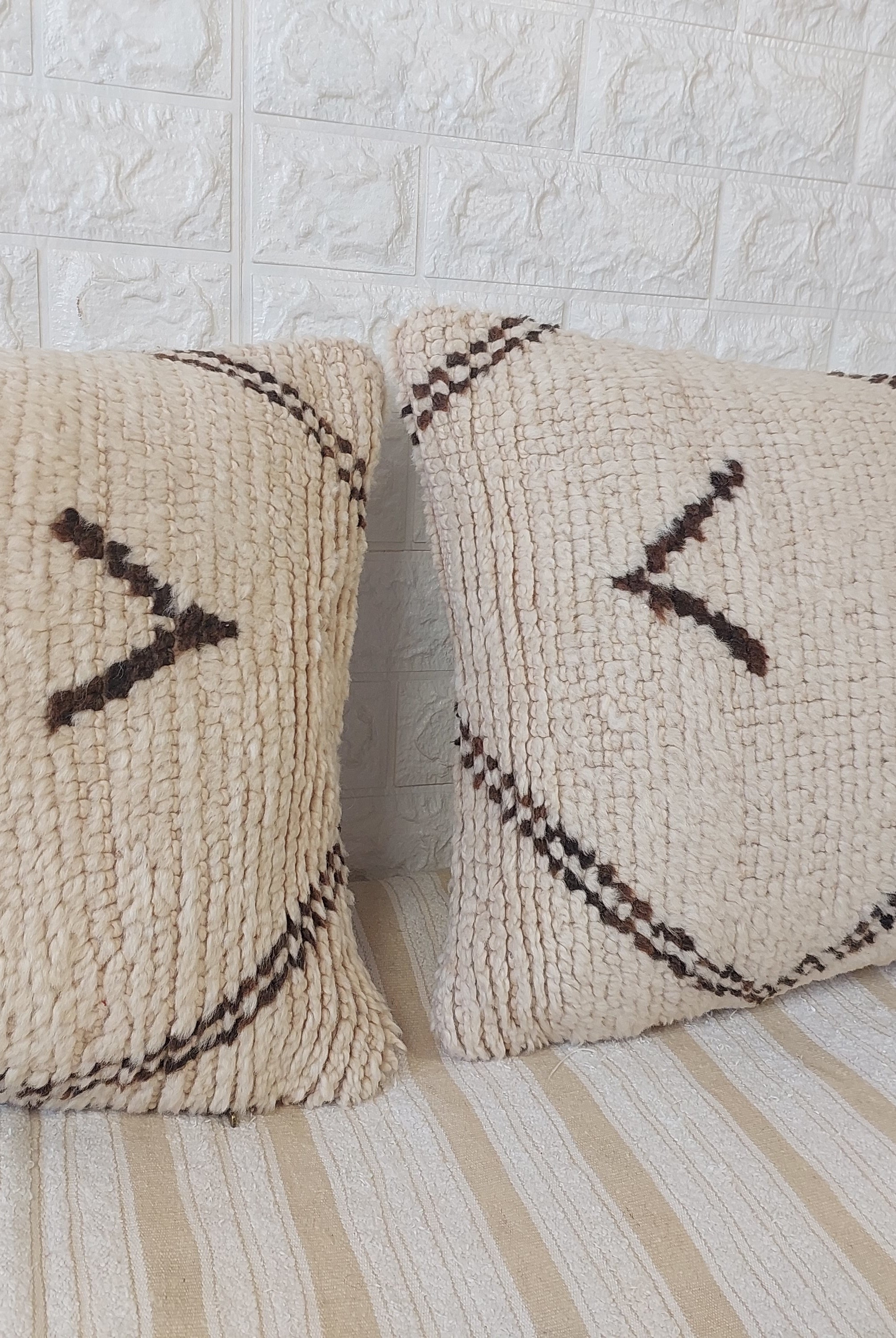 Set of 2 Vintage Azilal Moroccan Rug Pillows | 40x60 cm Ivory & Brown Undyed Wool Cushion Covers | Authentic Boho Lumbar Pillow Covers MoroccanBazzArts