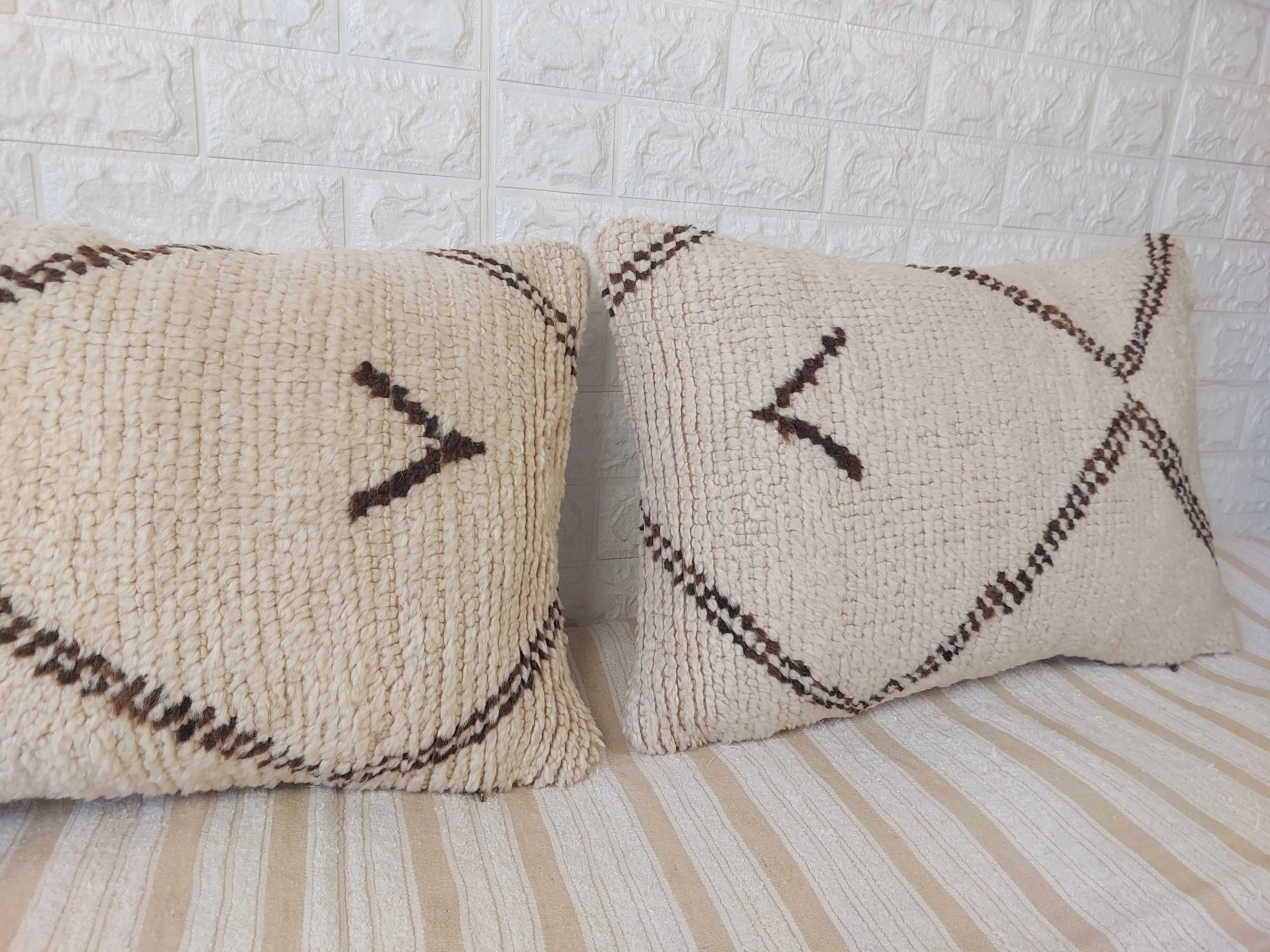 Set of 2 Vintage Azilal Moroccan Rug Pillows | 40x60 cm Ivory & Brown Undyed Wool Cushion Covers | Authentic Boho Lumbar Pillow Covers MoroccanBazzArts