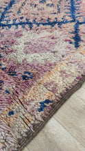 Load image into Gallery viewer, VINTAGE MOROCCAN RUG - Masinisa