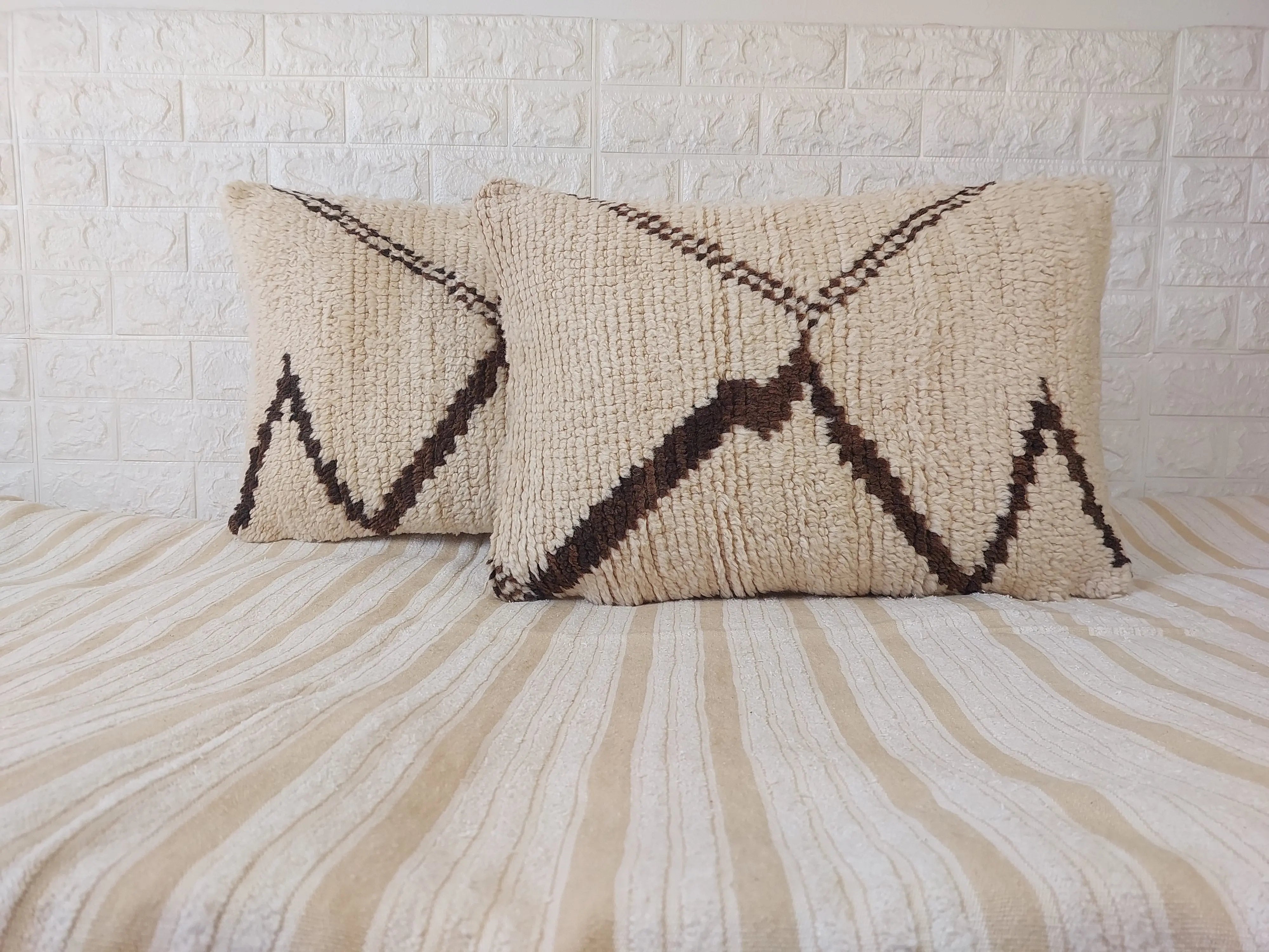 Set of 2 Vintage Azilal Moroccan Rug Pillows | 40x60 cm Ivory & Brown Undyed Wool Cushion Covers | Authentic Boho Lumbar Pillow Covers MoroccanBazzArts