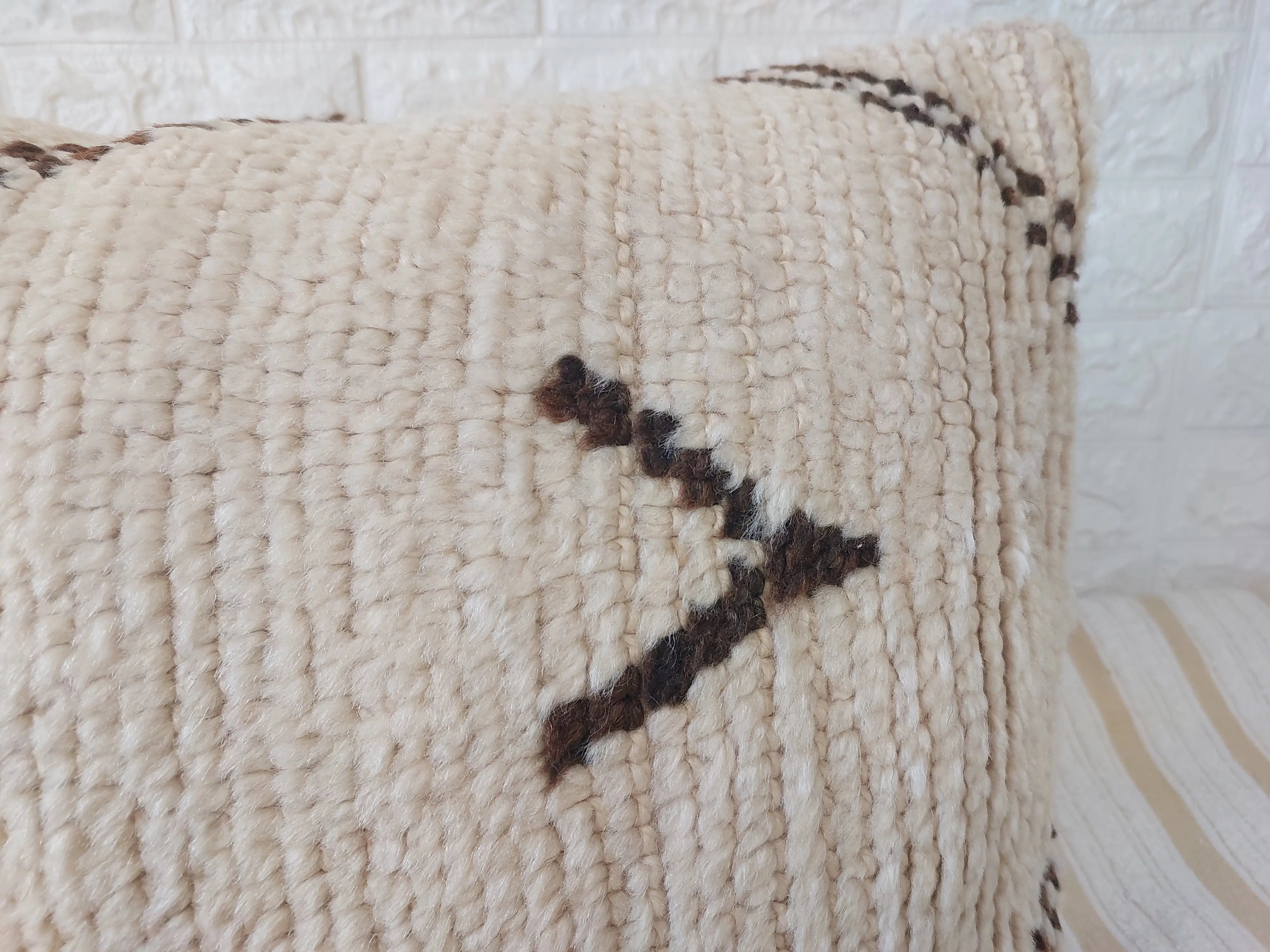 Set of 2 Vintage Azilal Moroccan Rug Pillows | 40x60 cm Ivory & Brown Undyed Wool Cushion Covers | Authentic Boho Lumbar Pillow Covers MoroccanBazzArts