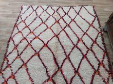 Load image into Gallery viewer, VINTAGE MOROCCAN RUG 6.2 x 8.2 feet