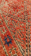 Load image into Gallery viewer, VINTAGE MOROCCAN RUG - Itto