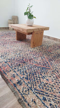 Load image into Gallery viewer, VINTAGE MOROCCAN RUG - yasmin