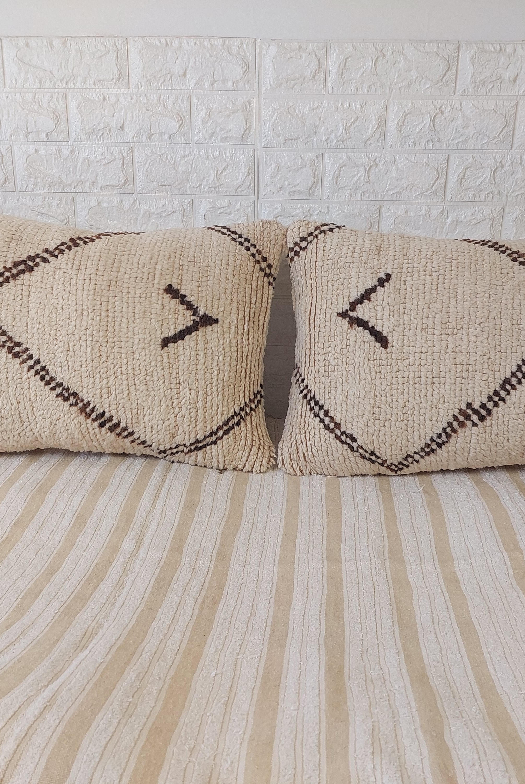 Set of 2 Vintage Azilal Moroccan Rug Pillows | 40x60 cm Ivory & Brown Undyed Wool Cushion Covers | Authentic Boho Lumbar Pillow Covers MoroccanBazzArts