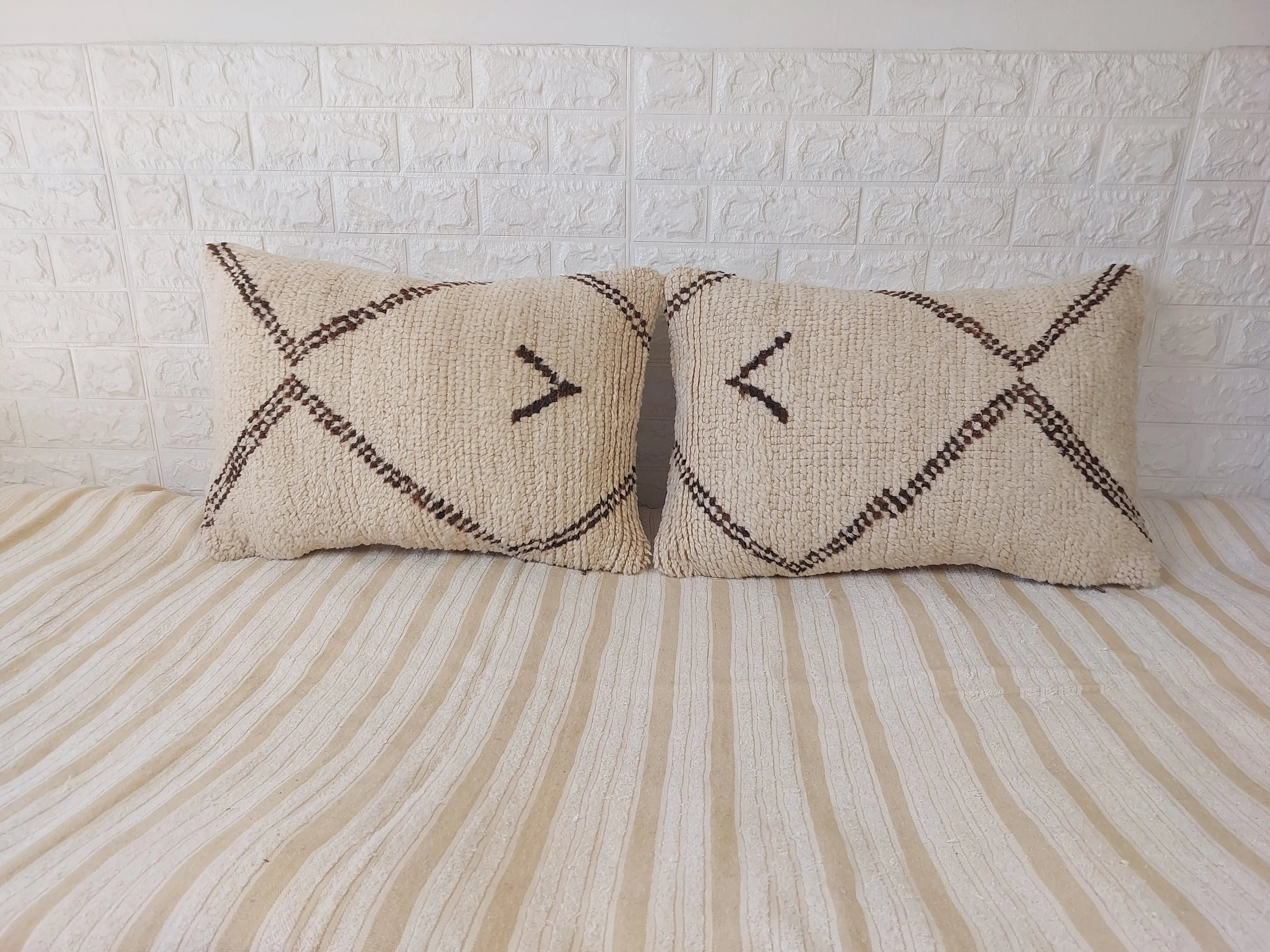 Set of 2 Vintage Azilal Moroccan Rug Pillows | 40x60 cm Ivory & Brown Undyed Wool Cushion Covers | Authentic Boho Lumbar Pillow Covers MoroccanBazzArts