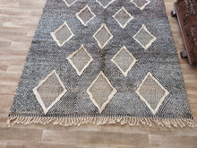 Load image into Gallery viewer, High quality Moroccan rugs size 6'x7'6"