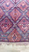 Load image into Gallery viewer, VINTAGE MOROCCAN RUG - BENI MTIR