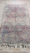 Load image into Gallery viewer, VINTAGE MOROCCAN RUG - yasmin