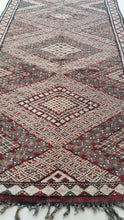 Load image into Gallery viewer, Tarahalt" 4'1"x12'5" Beni mguild, runner rug , Moroccan rug, Berber Rug, kilim rug, cute rug, 70s rug