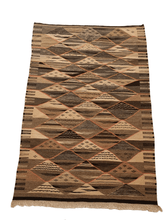 Load image into Gallery viewer, Handmade Moroccan rug