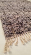 Load image into Gallery viewer, Luxurious Gray Rug