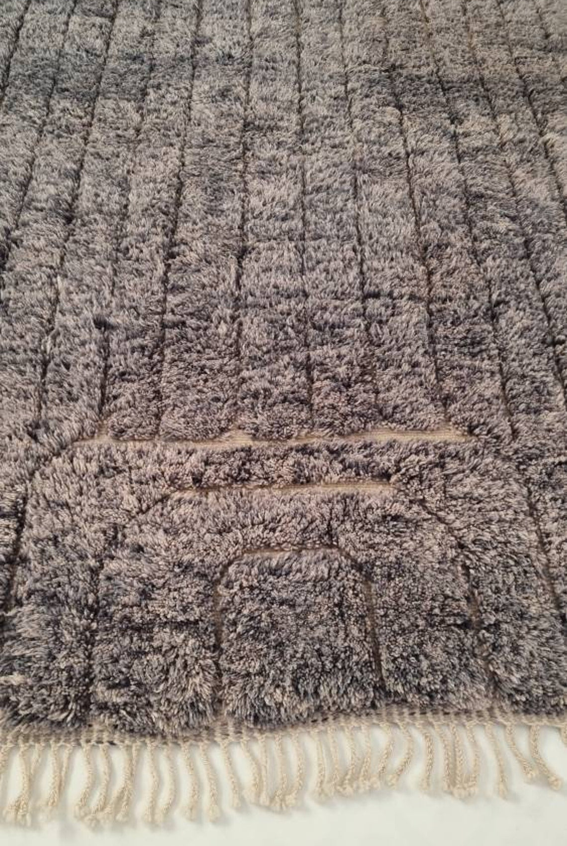 Luxurious Gray Rug
