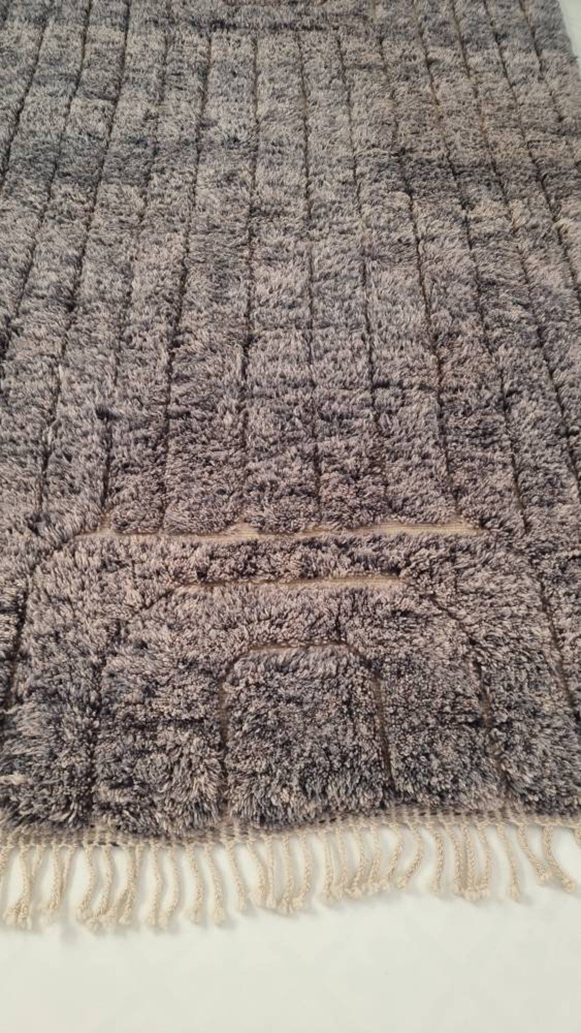 Luxurious Gray Rug