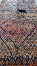 Load image into Gallery viewer, VINTAGE MOROCCAN RUG - MTIR