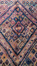 Load image into Gallery viewer, VINTAGE MOROCCAN RUG - MTIR