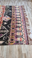 Load image into Gallery viewer, Unique Moroccan Rug
