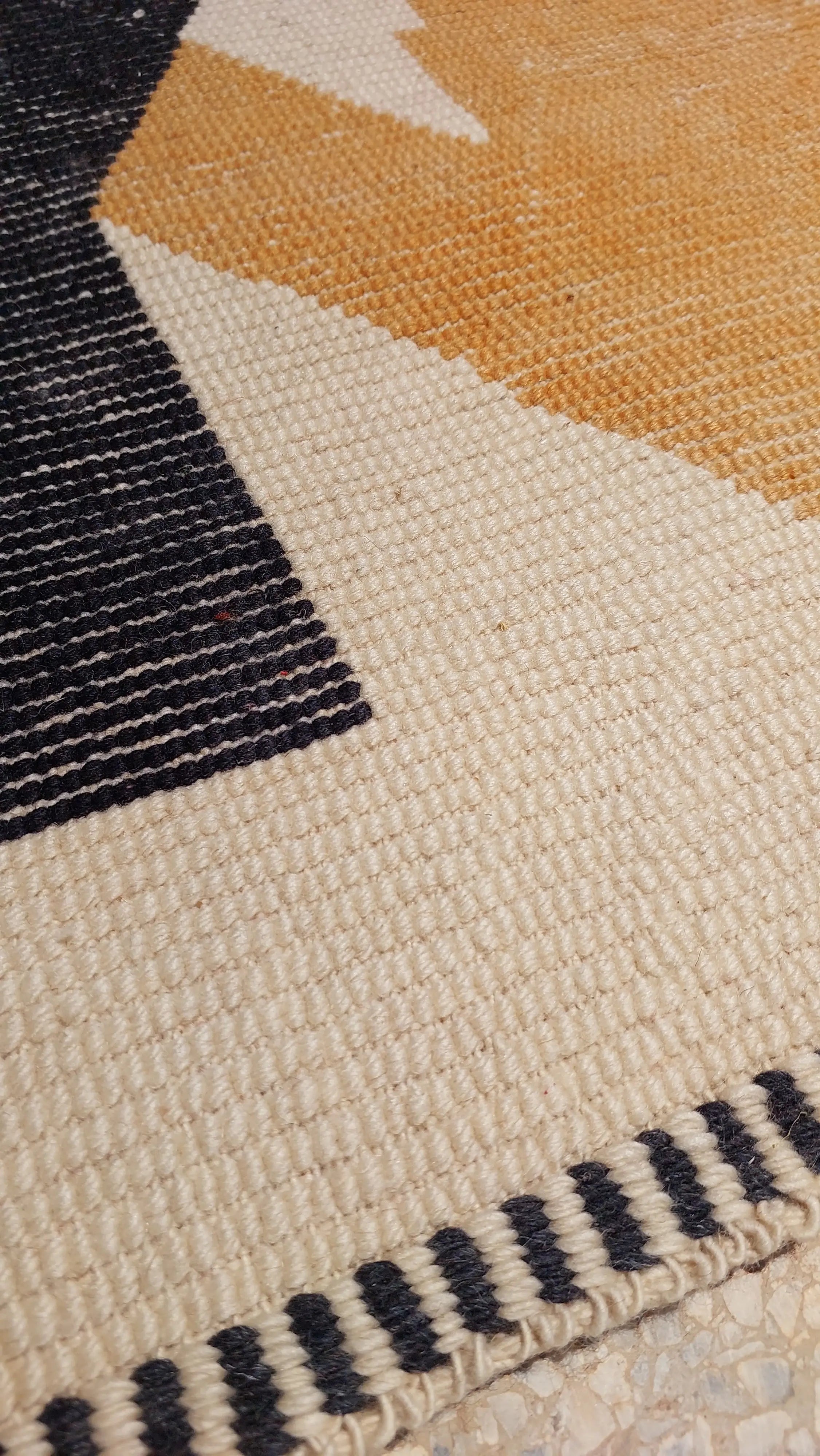 How to Spot an Authentic Handmade Berber Rug: 8 Signs to Check Before You Buy MoroccanBazzArts