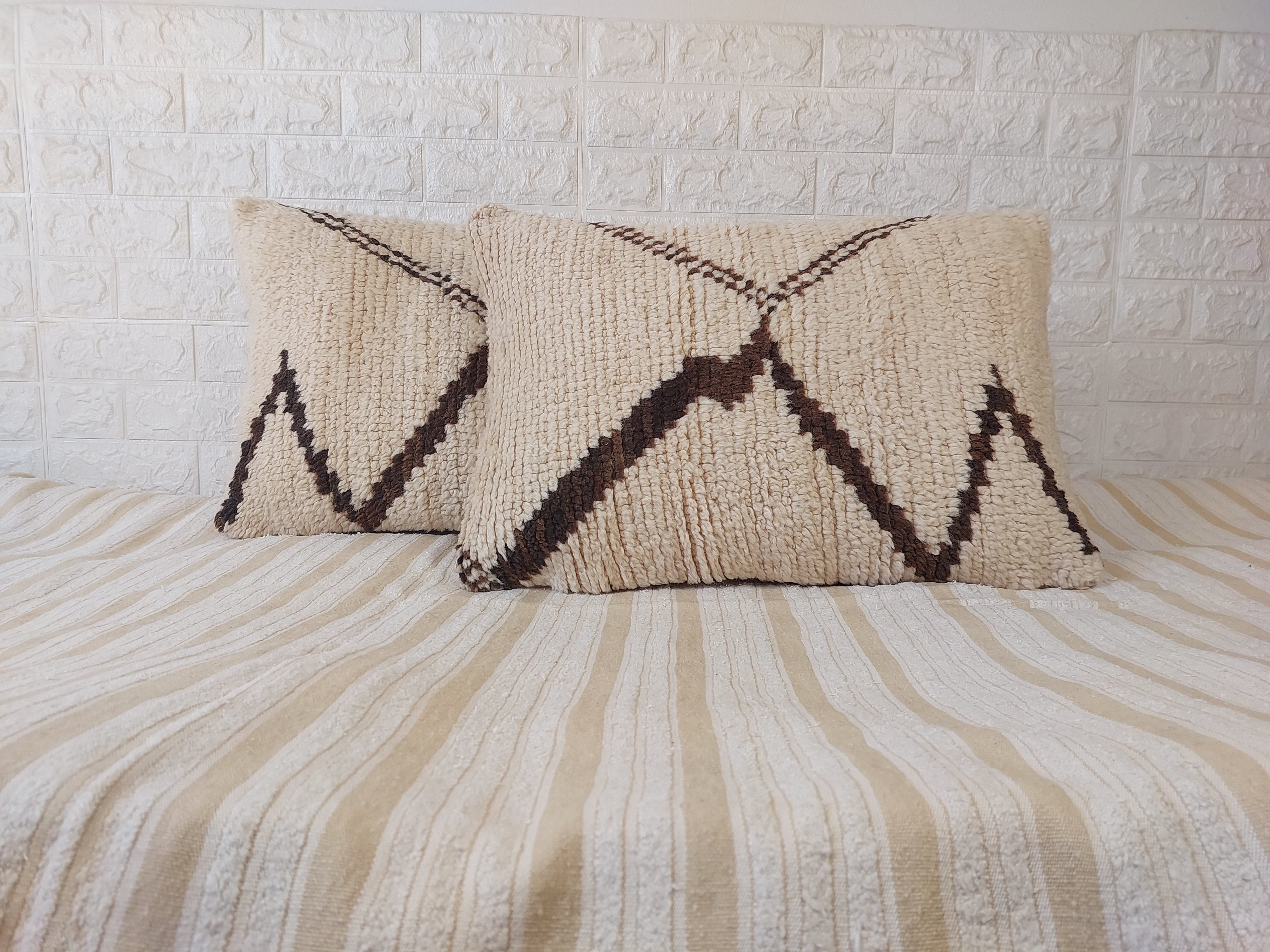 Set of 2 Vintage Azilal Moroccan Rug Pillows | 40x60 cm Ivory & Brown Undyed Wool Cushion Covers | Authentic Boho Lumbar Pillow Covers MoroccanBazzArts