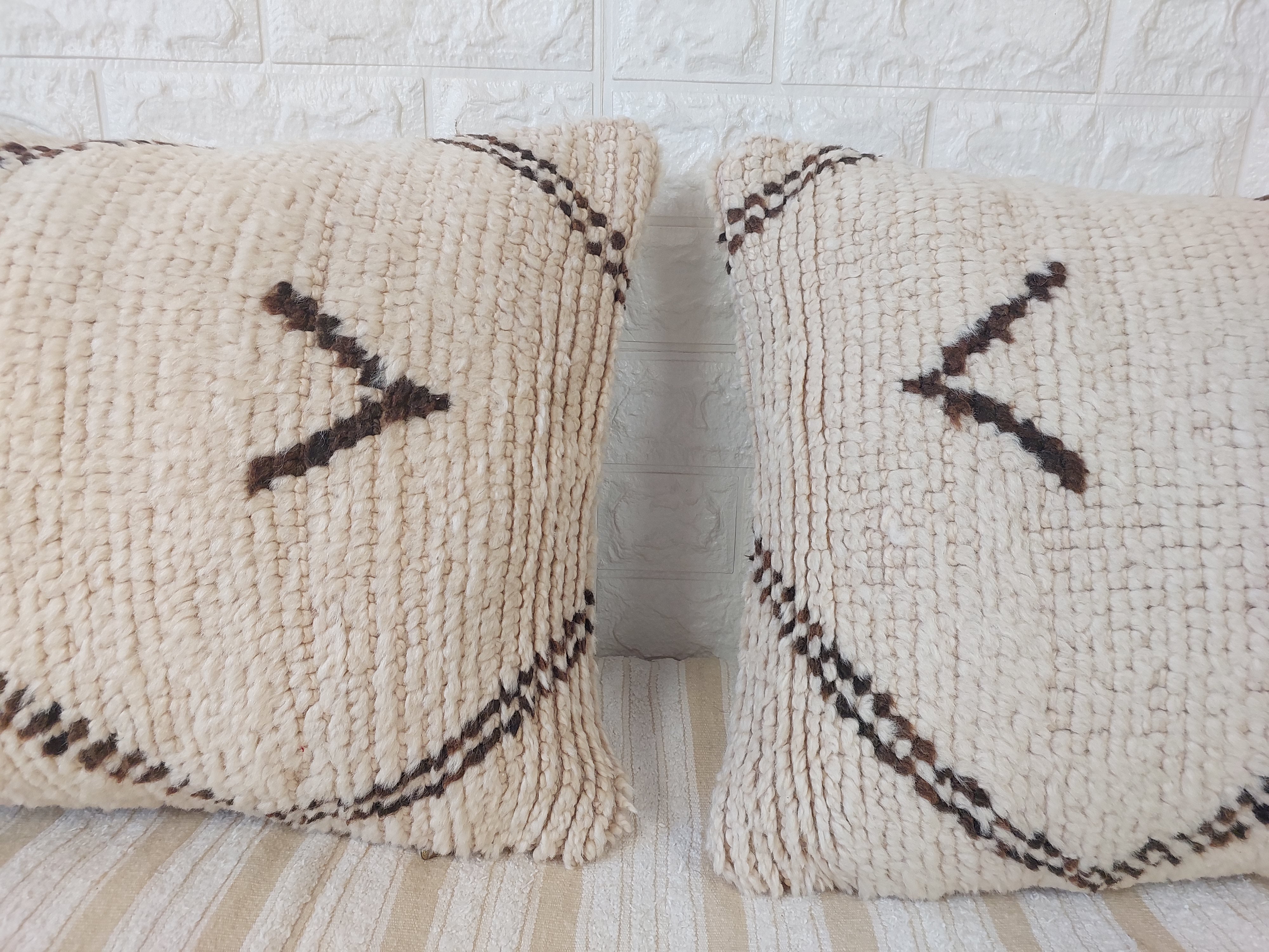 Set of 2 Vintage Azilal Moroccan Rug Pillows | 40x60 cm Ivory & Brown Undyed Wool Cushion Covers | Authentic Boho Lumbar Pillow Covers MoroccanBazzArts