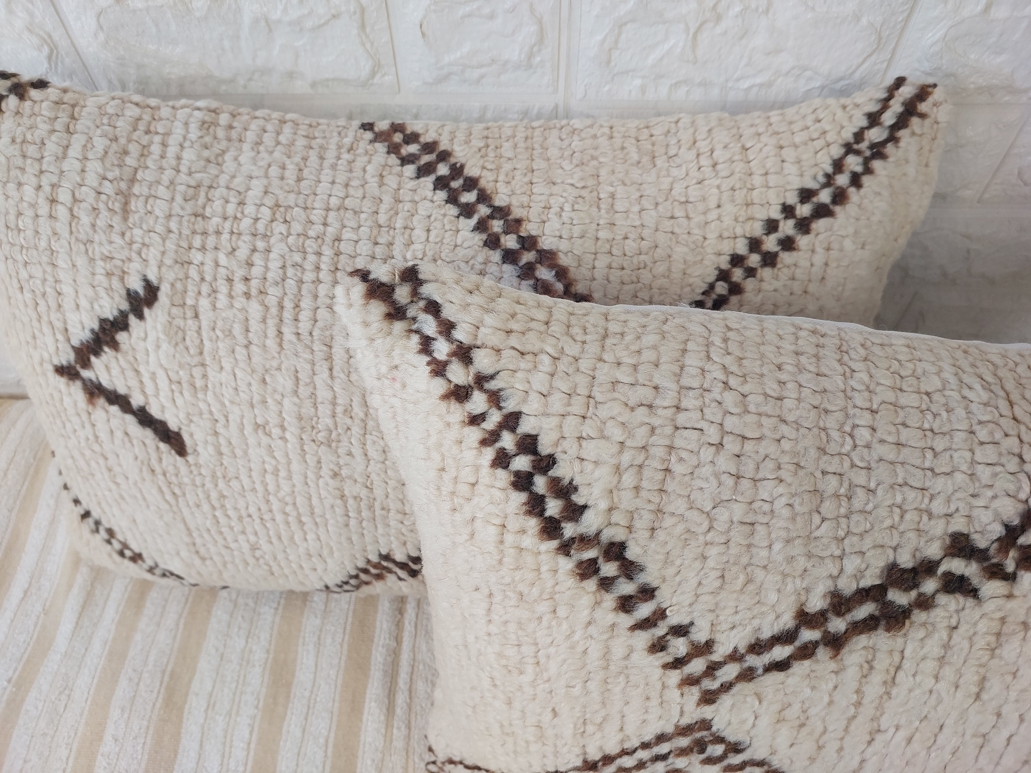 Set of 2 Vintage Azilal Moroccan Rug Pillows | 40x60 cm Ivory & Brown Undyed Wool Cushion Covers | Authentic Boho Lumbar Pillow Covers MoroccanBazzArts