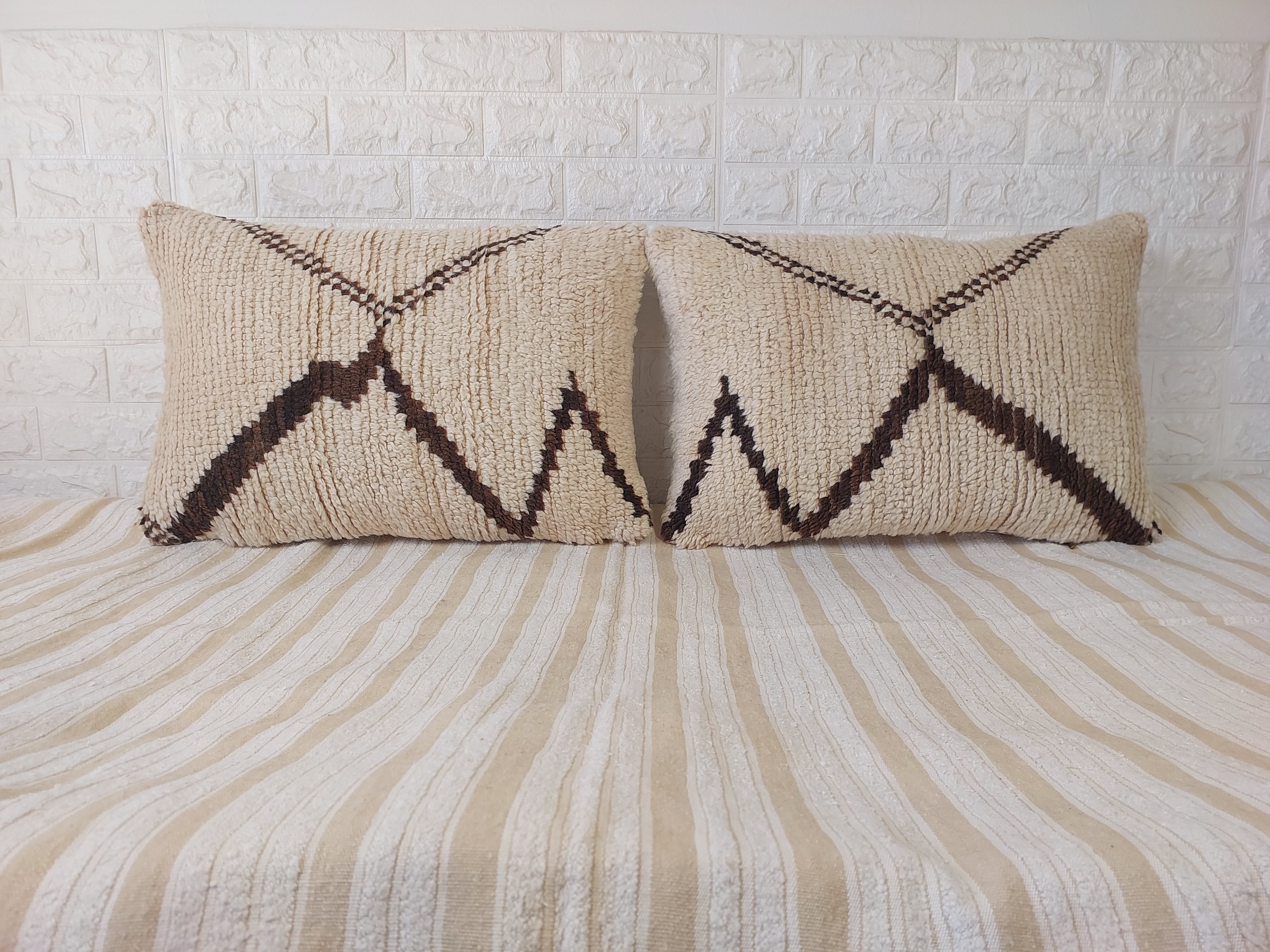 Set of 2 Vintage Azilal Moroccan Rug Pillows | 40x60 cm Ivory & Brown Undyed Wool Cushion Covers | Authentic Boho Lumbar Pillow Covers MoroccanBazzArts
