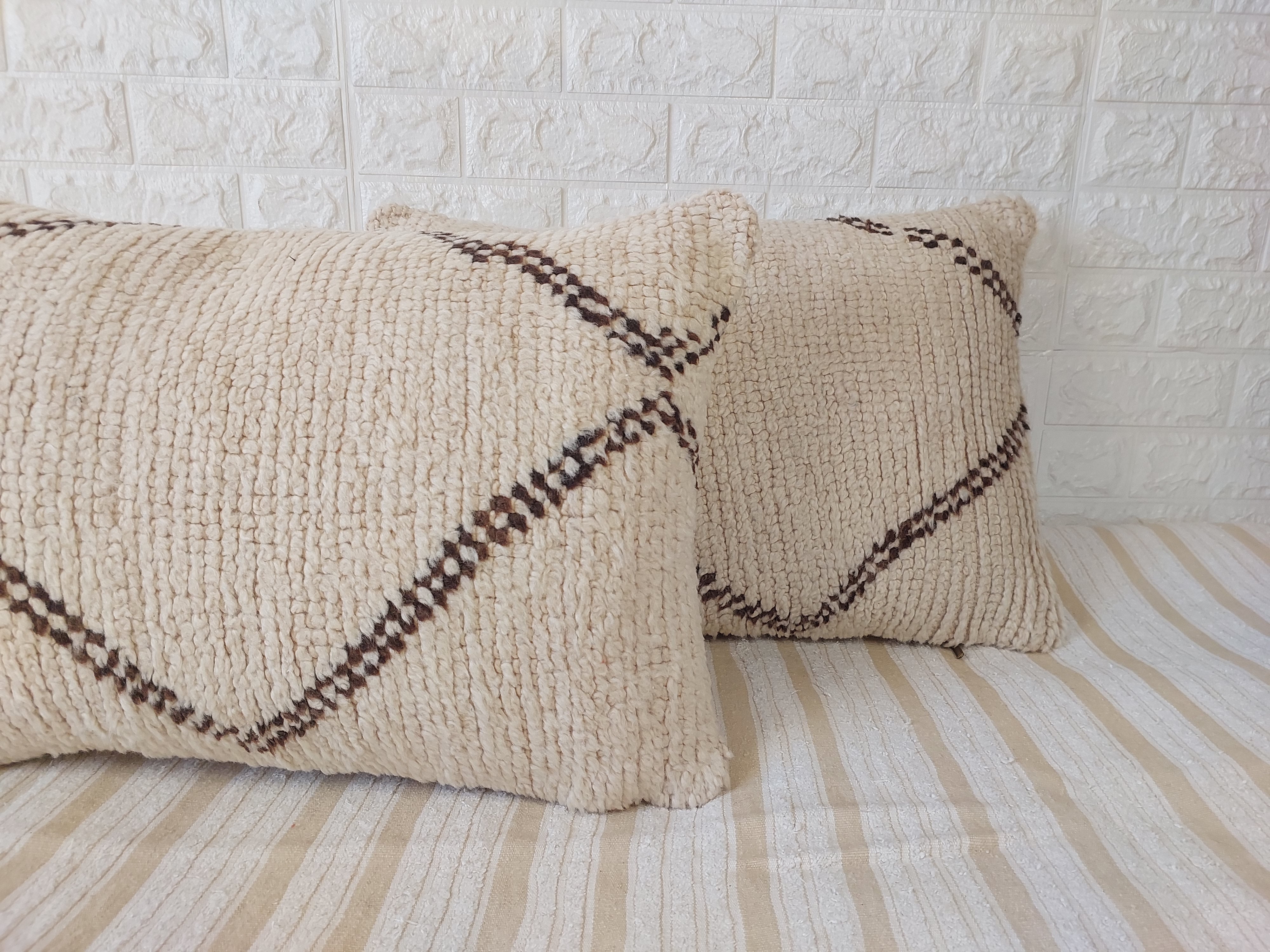 Set of 2 Vintage Azilal Moroccan Rug Pillows | 40x60 cm Ivory & Brown Undyed Wool Cushion Covers | Authentic Boho Lumbar Pillow Covers MoroccanBazzArts