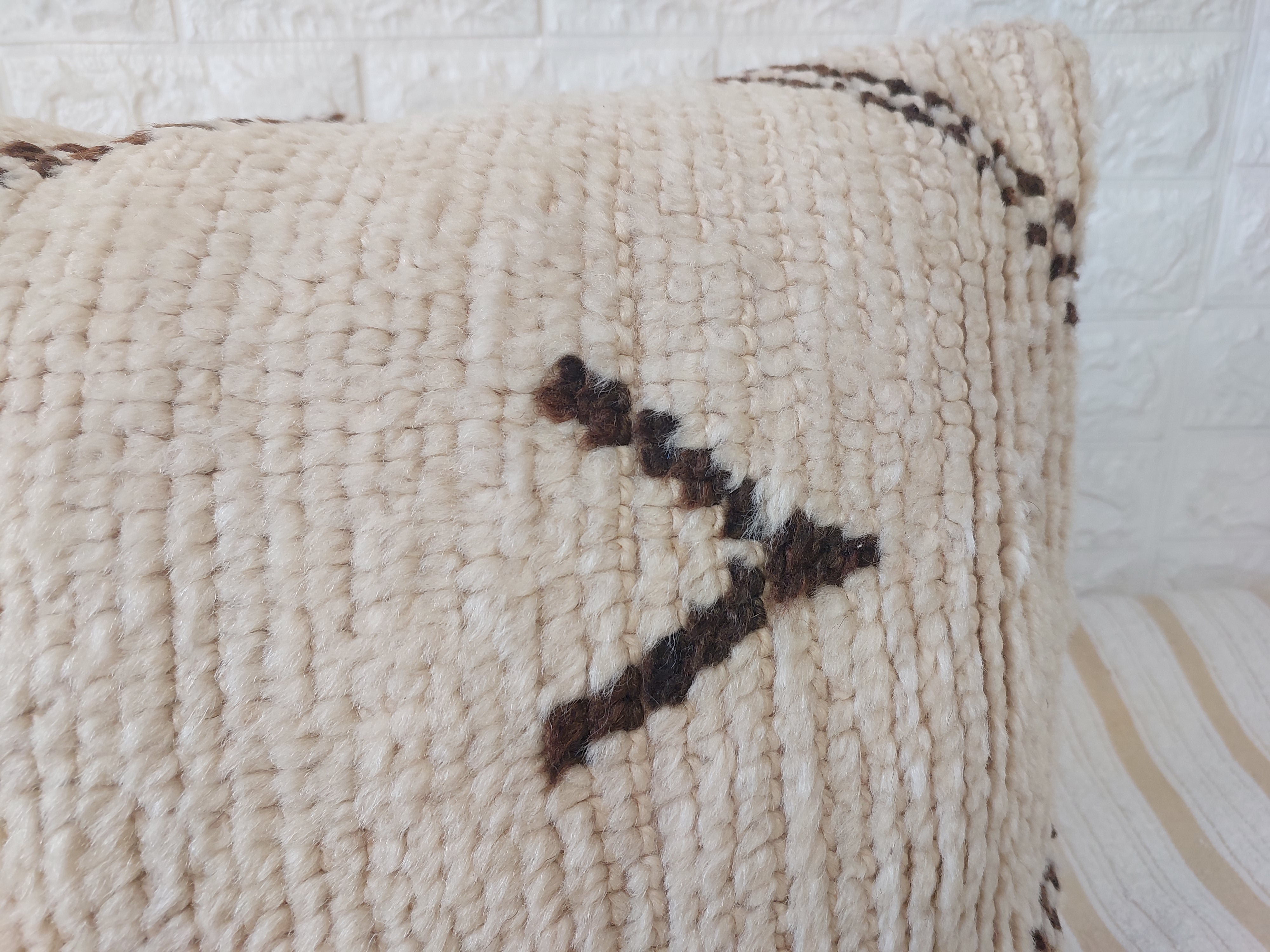 Set of 2 Vintage Azilal Moroccan Rug Pillows | 40x60 cm Ivory & Brown Undyed Wool Cushion Covers | Authentic Boho Lumbar Pillow Covers MoroccanBazzArts